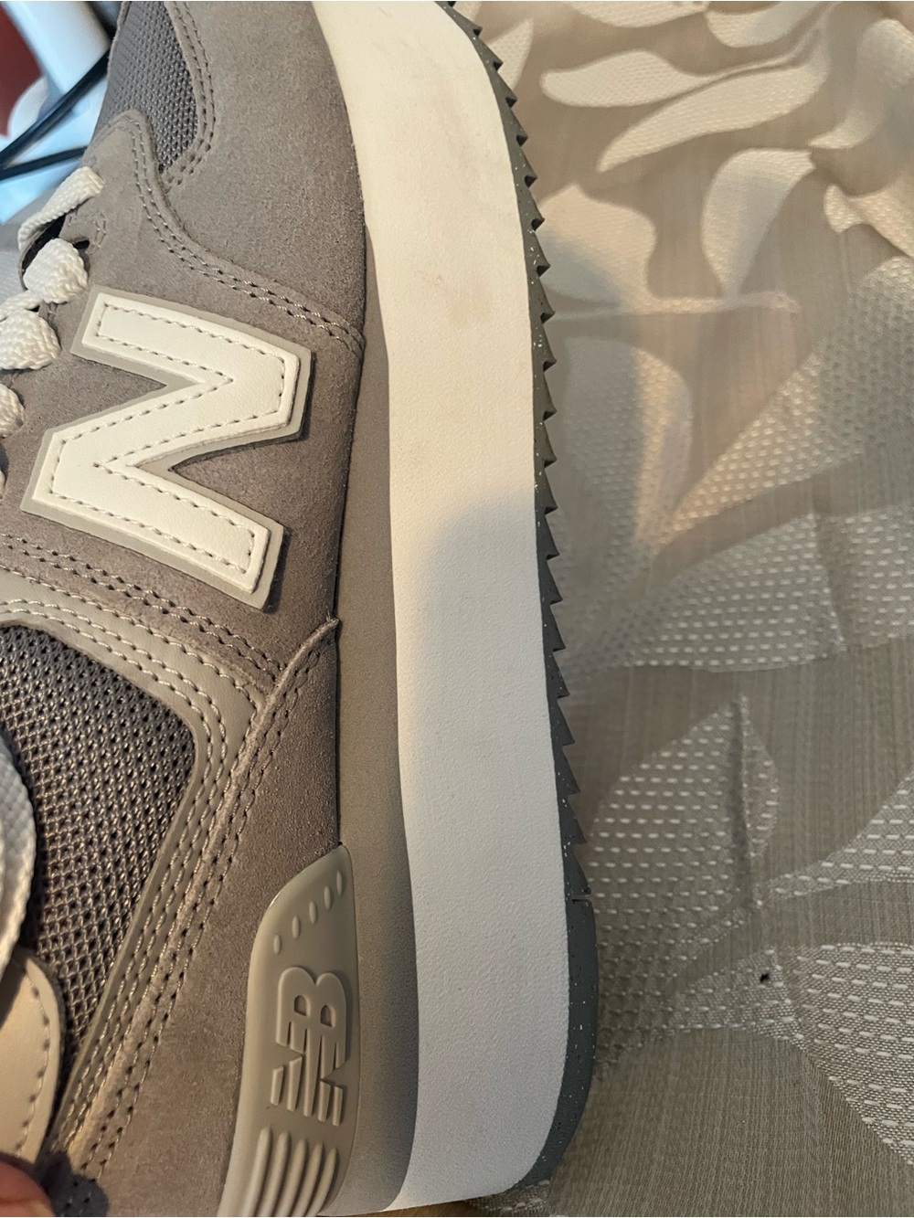New Balance Women's Gray and White 574 platform sneakers - Picture 9 of 12